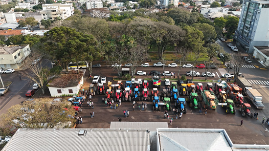 Tratores em Espumoso